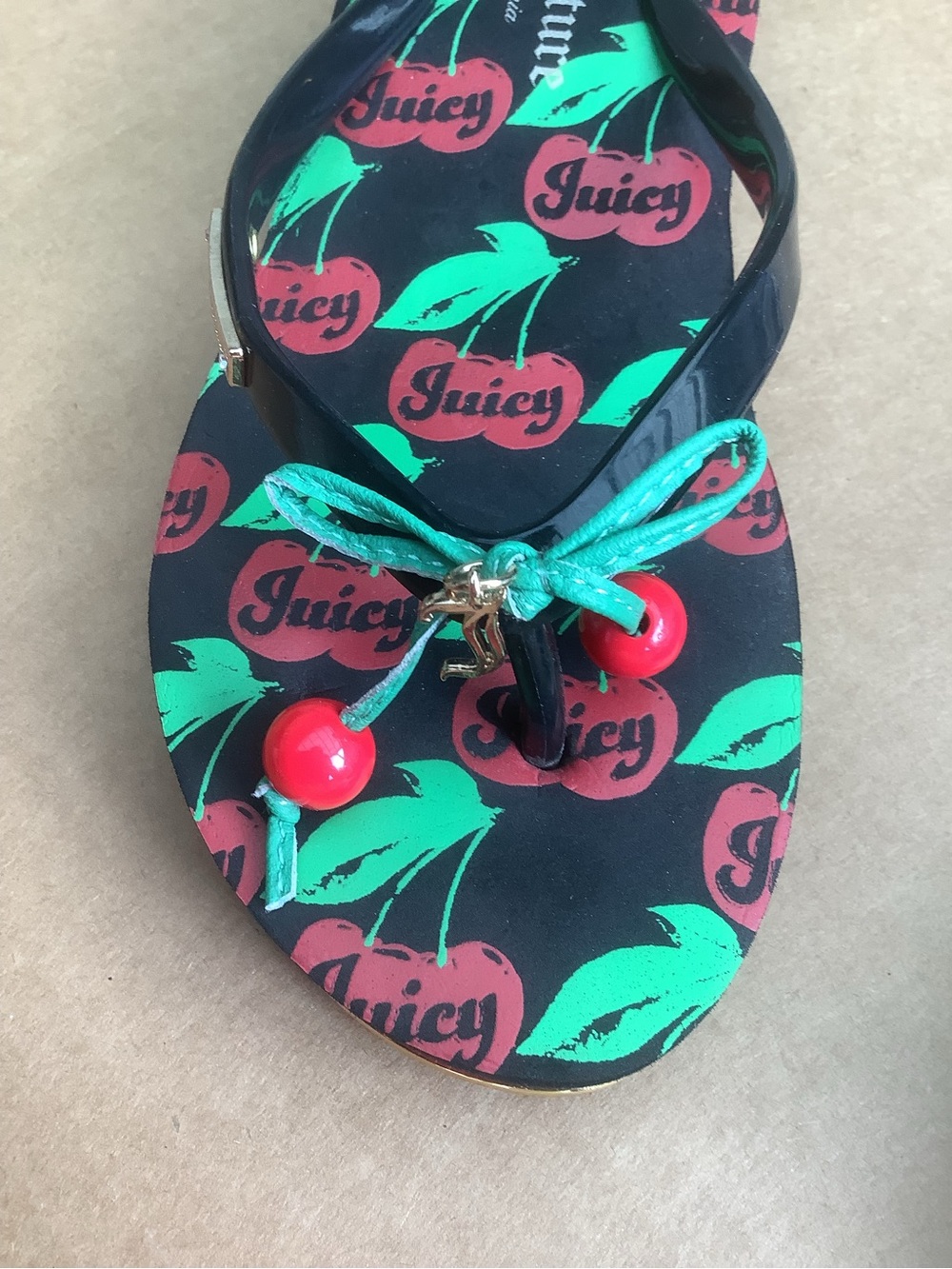 Juicy Couture Cherry Print Platform Flip Flops Size 6 Y2K Glam Wedge Sandals - Picture 2 of 6